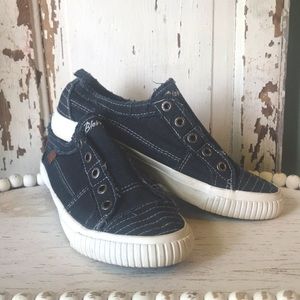 Blowfish Malibu Play slipon distressed sneaker 9.5